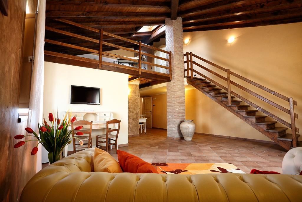 Agriturismo Creta Rossa Torre di Ruggiero Exterior foto
